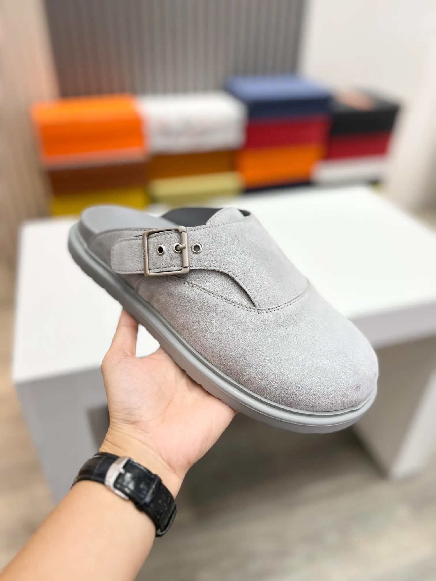 Men's Men's Shoes 💰360 [New Style] 🐝🐝2025ss Dior's latest men's slippers are a must-have. Dior Alias ​​Men's Genuine Leather Slippers This summer new Alias ​​sandal embodies a casual and elegant style. Carefully crafted from grained cow leather and Oblique printed fabric, with cowhide lining! Cross-strap design with metal-clad brass CD Diamond logo. The imported cowhide leather and rubber sole adds sophistication and comfort, while Oblique print-effect anti-slip panels add style. Code: 38-44 (45 can be customized